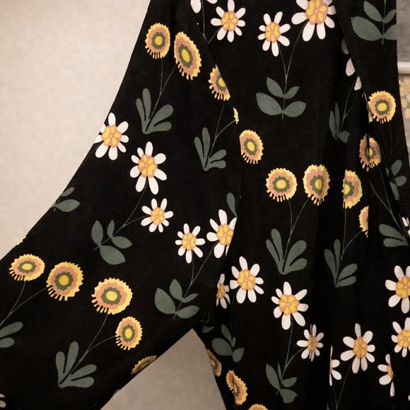 NWT Boden Lavinia Jersey Wrap Dress – Delicate Daisy Print - Size US 14 R - Picture 4 of 9